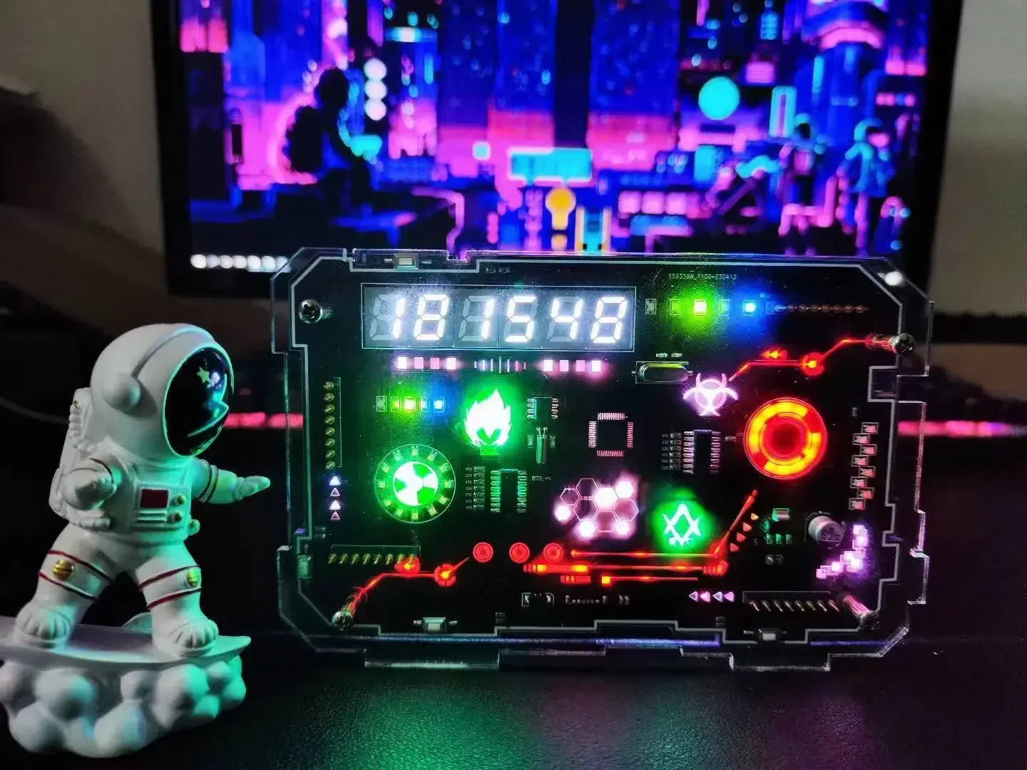 Imagem -02 - Cyberpunk Rgb Led Arte Relógio Sense Tecnologia Atmosfera Jogo Decoração Desktop Acessórios 2.0 Seis Tubo Digital 2024