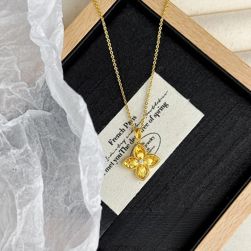 

Real Kt18 Golden Color Clover Necklace Pendant for Womens Bride Necklace Chain Wedding Engagement Fine Jewelry Not Fade