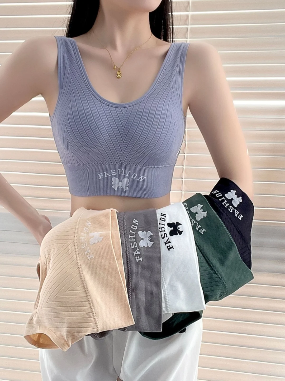 Seamless Embroidered Sports Bra No Steel Ring Shockproof Yoga Back Women's Wide Strap Side in Slimming Deep U Gathered Vest