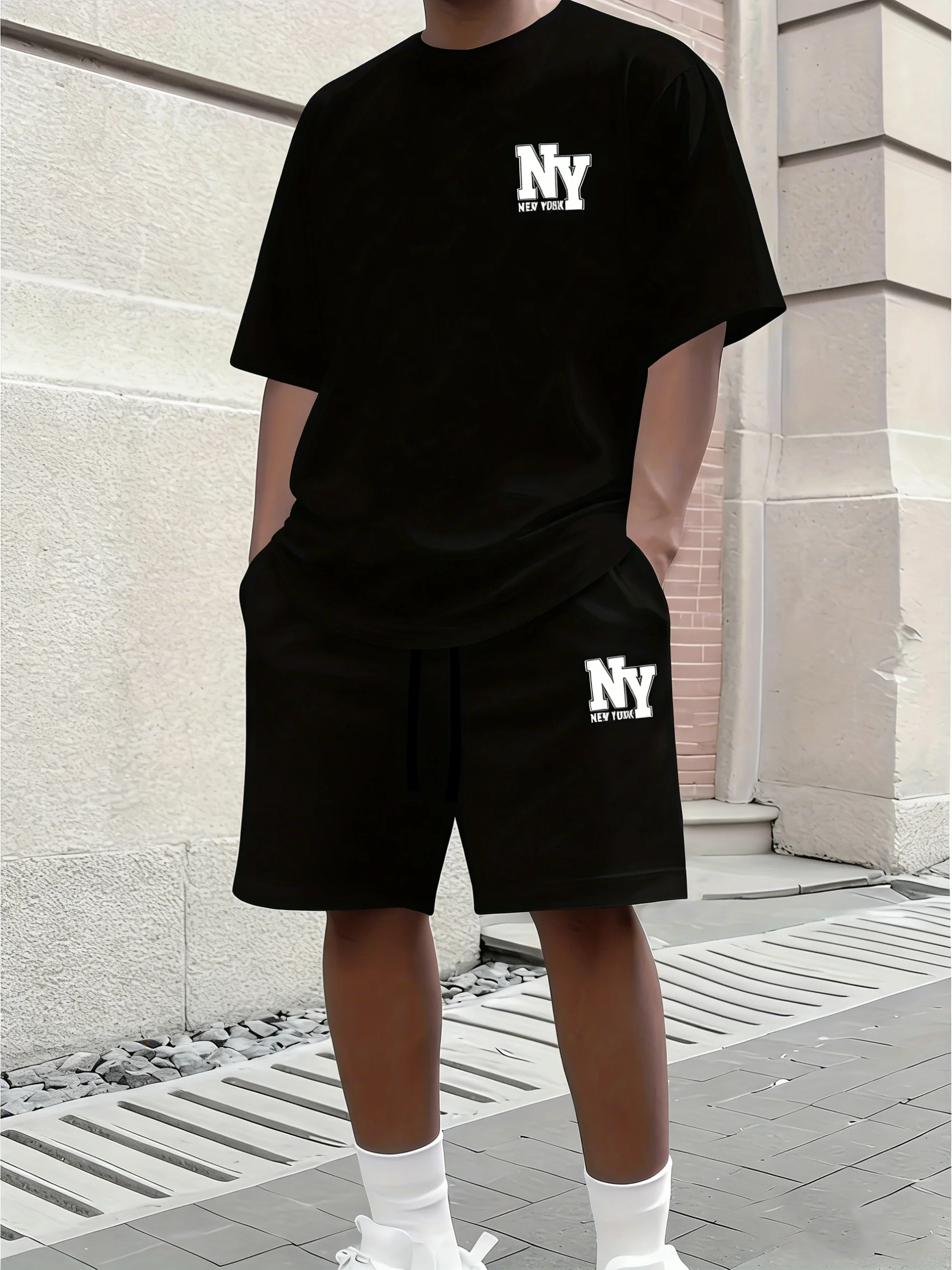 

Men's summer two-piece set short-sleeved round-neck t-shirt and elastic-waist shorts with pockets suitable for casual daily wear
