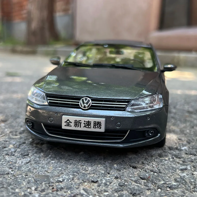 

Dealer Edition Car Model,1:18 Volkswagen VW SAGITAR,JETTA 2012,Diecast Model for Collections,Display and Gift for Friends