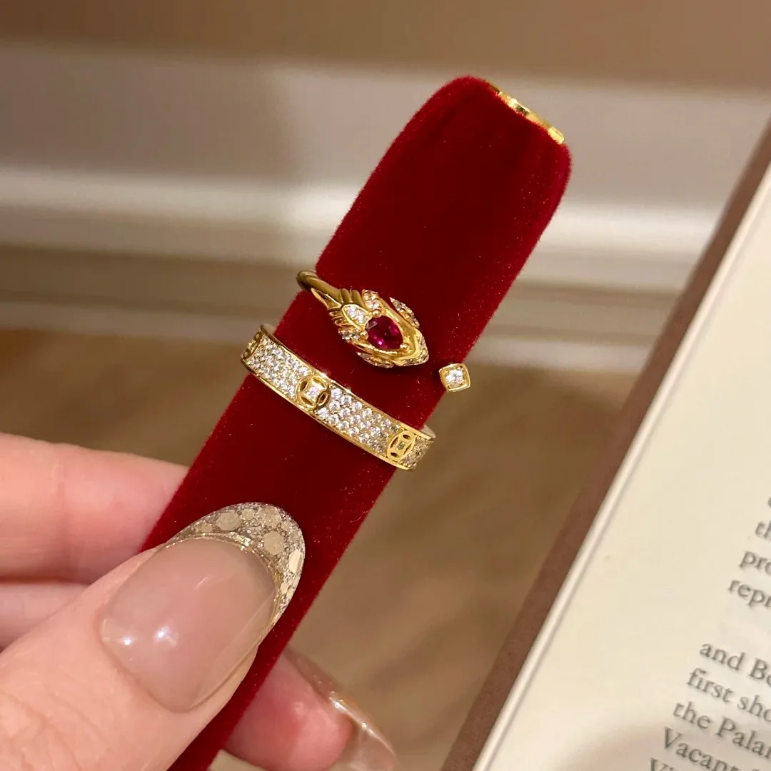S925 Sterling Silver Female Ring Vintage Craft Red Corundum Inlaid Light Luxury Full Paved Starry Diamond Stackable Band Ring