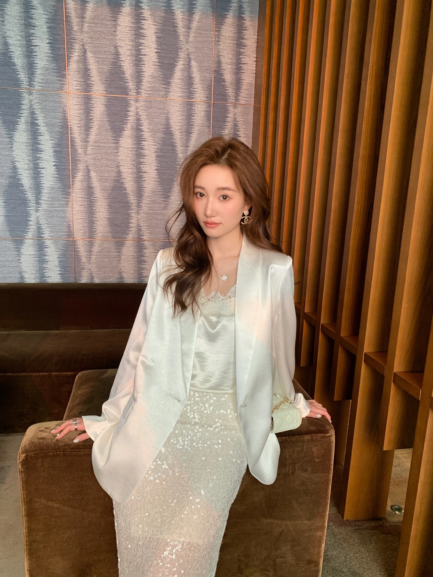 

Spring Summer Vintage Glossy White Silk Suit Jacket Women's Design Silhouette Elegant Lady High-End Unique Fashion Outerwear