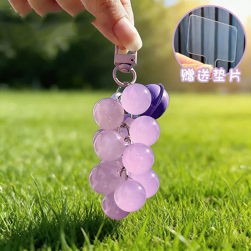 Funny UV-Sensitive Grape Key Chain Color-Shifting Colorful Acrylic Grape Pendant Keyring Students Bag Phone Charm Keychain Gifts