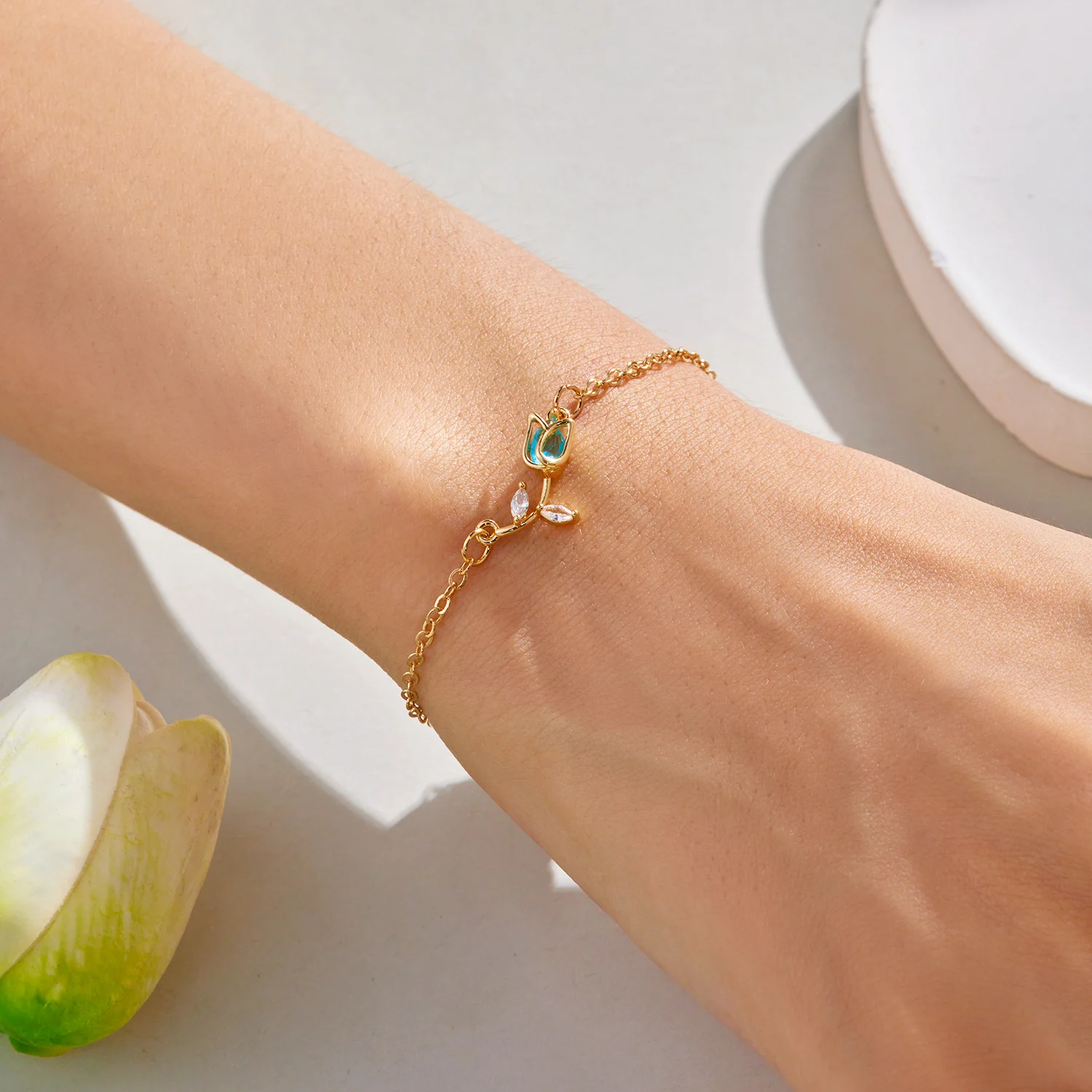 New Elegant Crystal Tulip Flower Bracelet For Women Y2K Sweet Girls Cherry Blossom Zircon Bracelets Luxury Designer Jewelry Gift