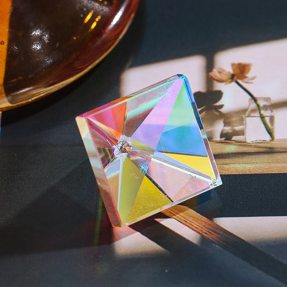 Przegubka optyczna kryształowa piramida 2 cm rozdzielacz widma światła trójkątna szklana nauka fizyka nauczanie tęcza dekoracja rekwizyt