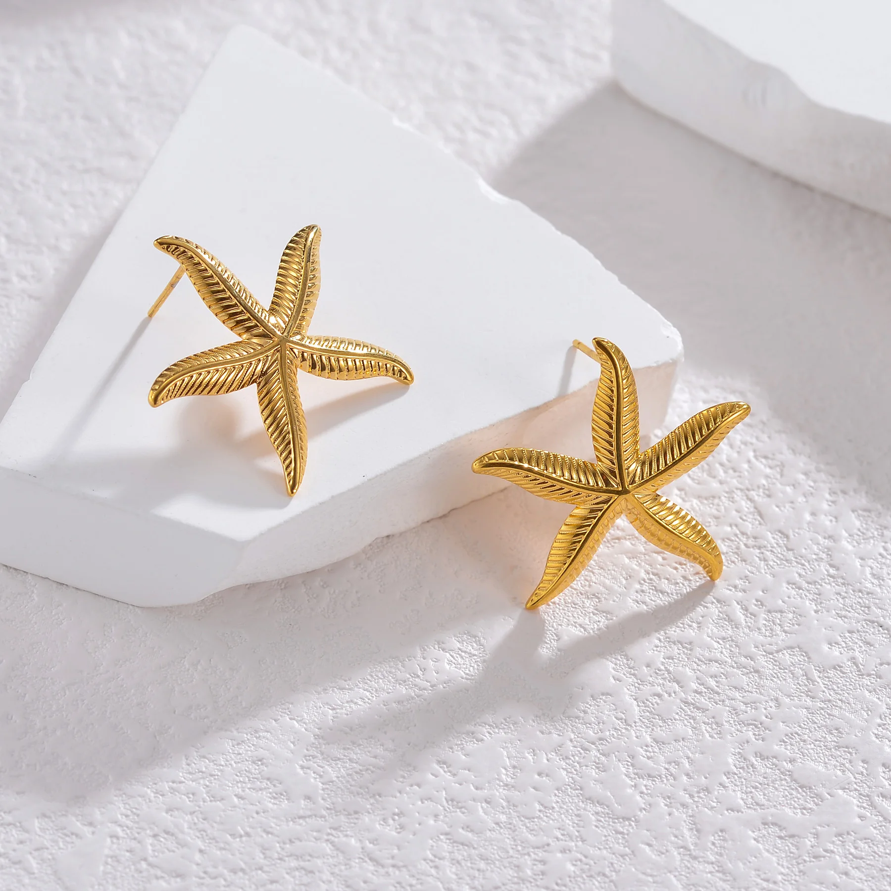 New Gold Color Minimalist Starfish Earrings for Women Girl Ear Stud High-End Stainless Steel Jewelry Christmas Gift Accessories