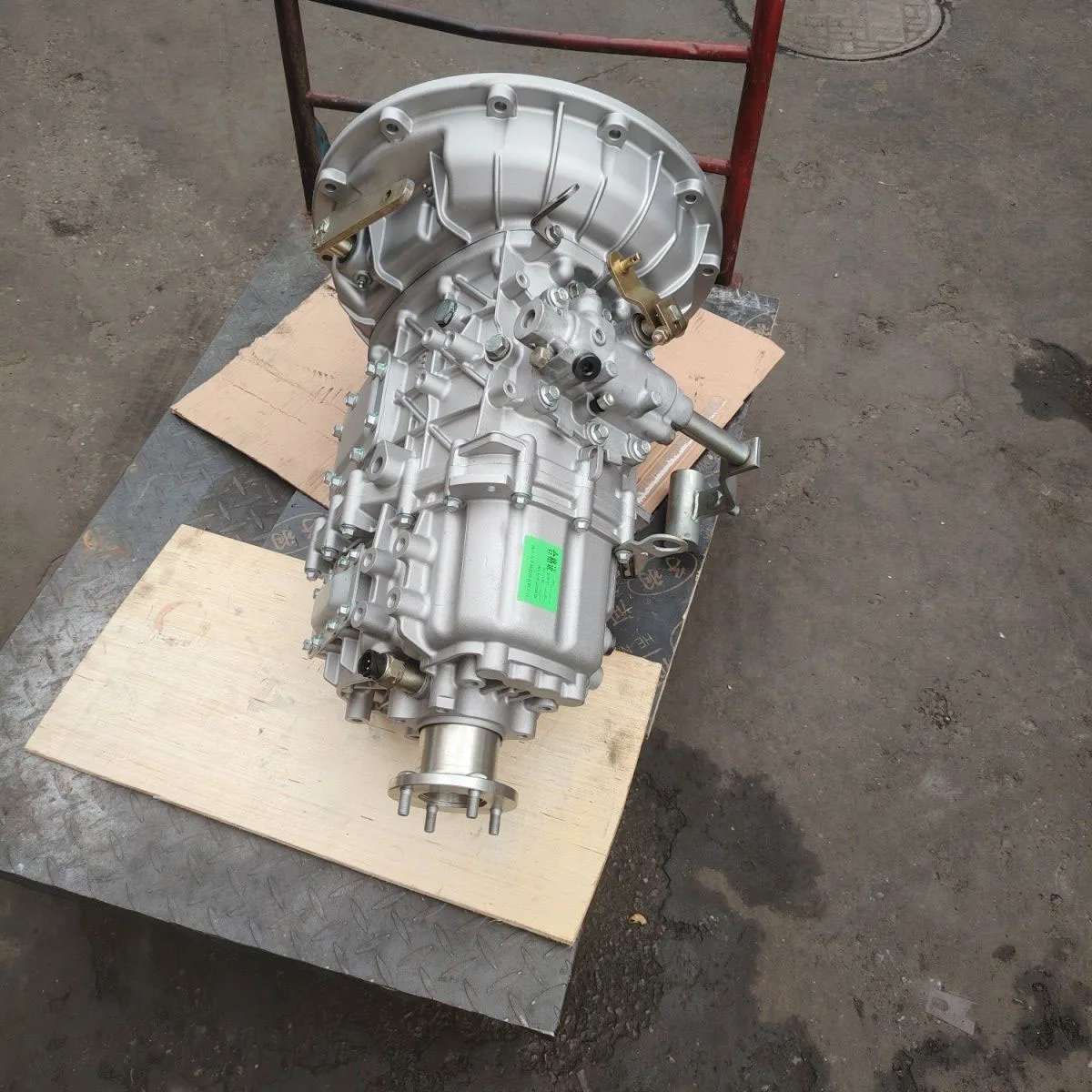 New Gearbox with a Large Gear Ratio Providing Strong and Powerful Performance