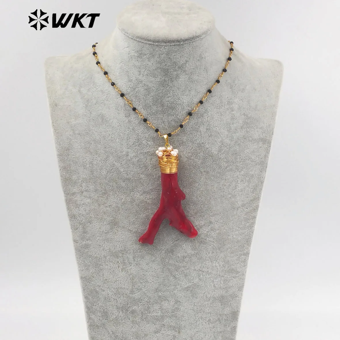 WT-JN236 Wholesale Fashion Natural Gold Red Coral Necklace Randomly Shape Black Rosary Beads Wire Wraped Pendant For Women Gift