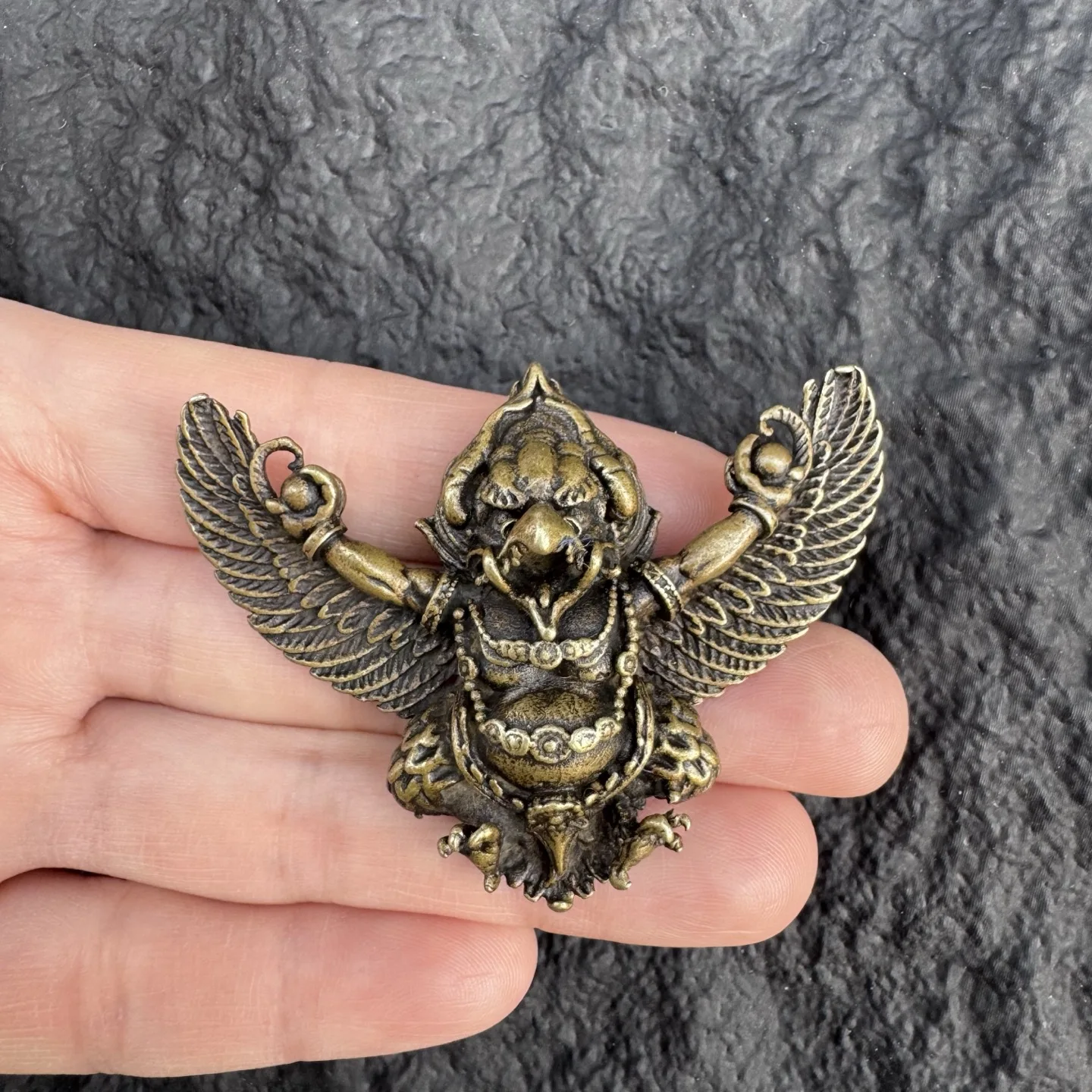 China retro brass relief Dapeng bird statue waist hanging amulet