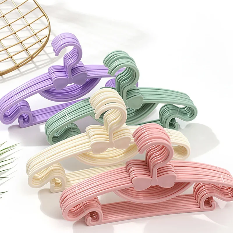 

10 Pieces of Childrens Hangers, Portable Plastic Display Hangers Windproof Childrens Outerwear Hangers Clothing Organizer