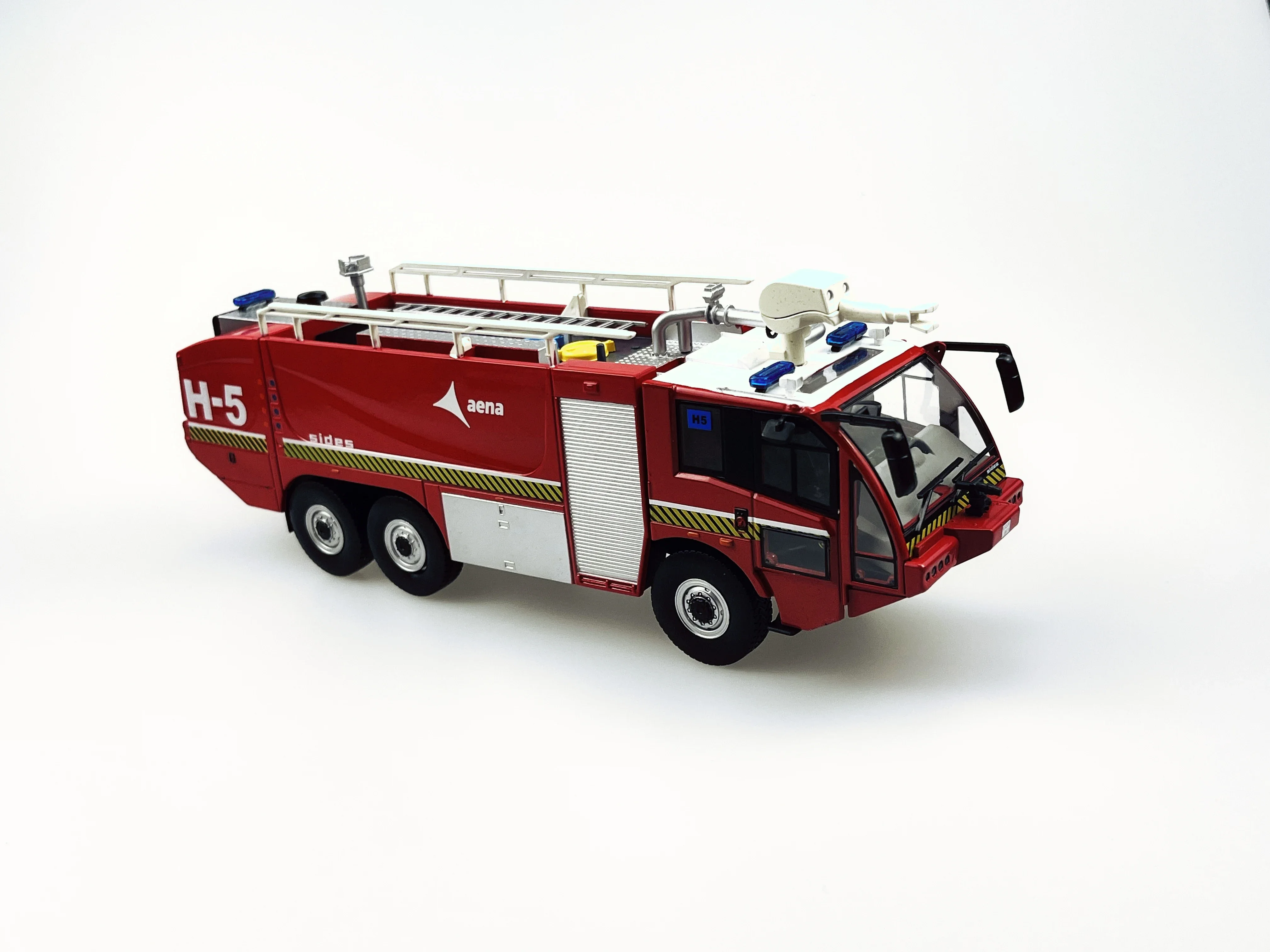 

IXO 1:43 Scale SIDES S3X French Airfield Fire Engine Plastic Car Model Collectible Toy Gift Souvenir Display Ornament