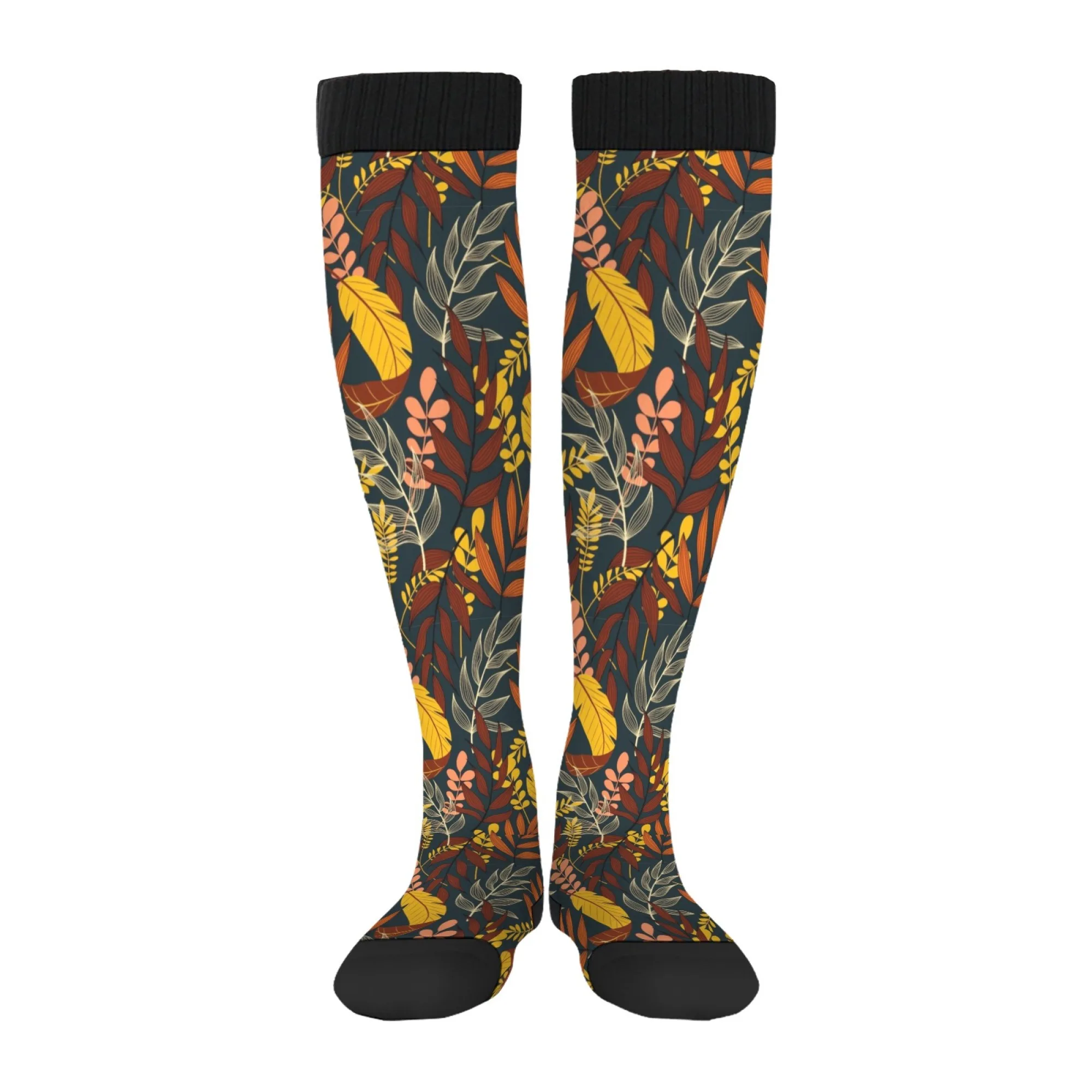 جوارب خريفية عالية الركبة مع أوراق وفرع ملون وأوراق بلوط قرمزي وفروع محكم وألوان تراحية ومظهر أنيق ريفي