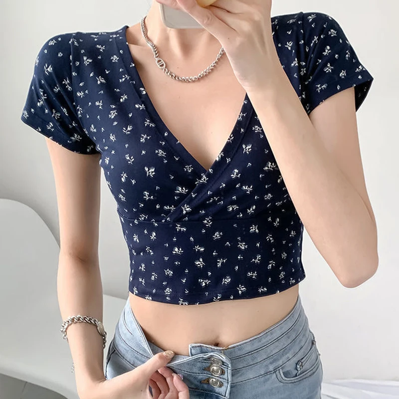 Summer Shirts Low Cut V-neck short-sleeved T-shirt French Retro Floral Slim Slimming Wild T-shirt women Top Basic