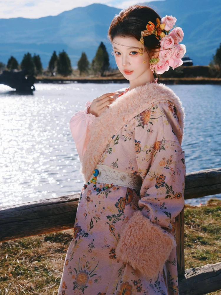 

New Ethnic Tibetan Costume Lijiang Yunnan Tibet Travel Photography Minority Girl Portrait Photography Tibetan Clothing