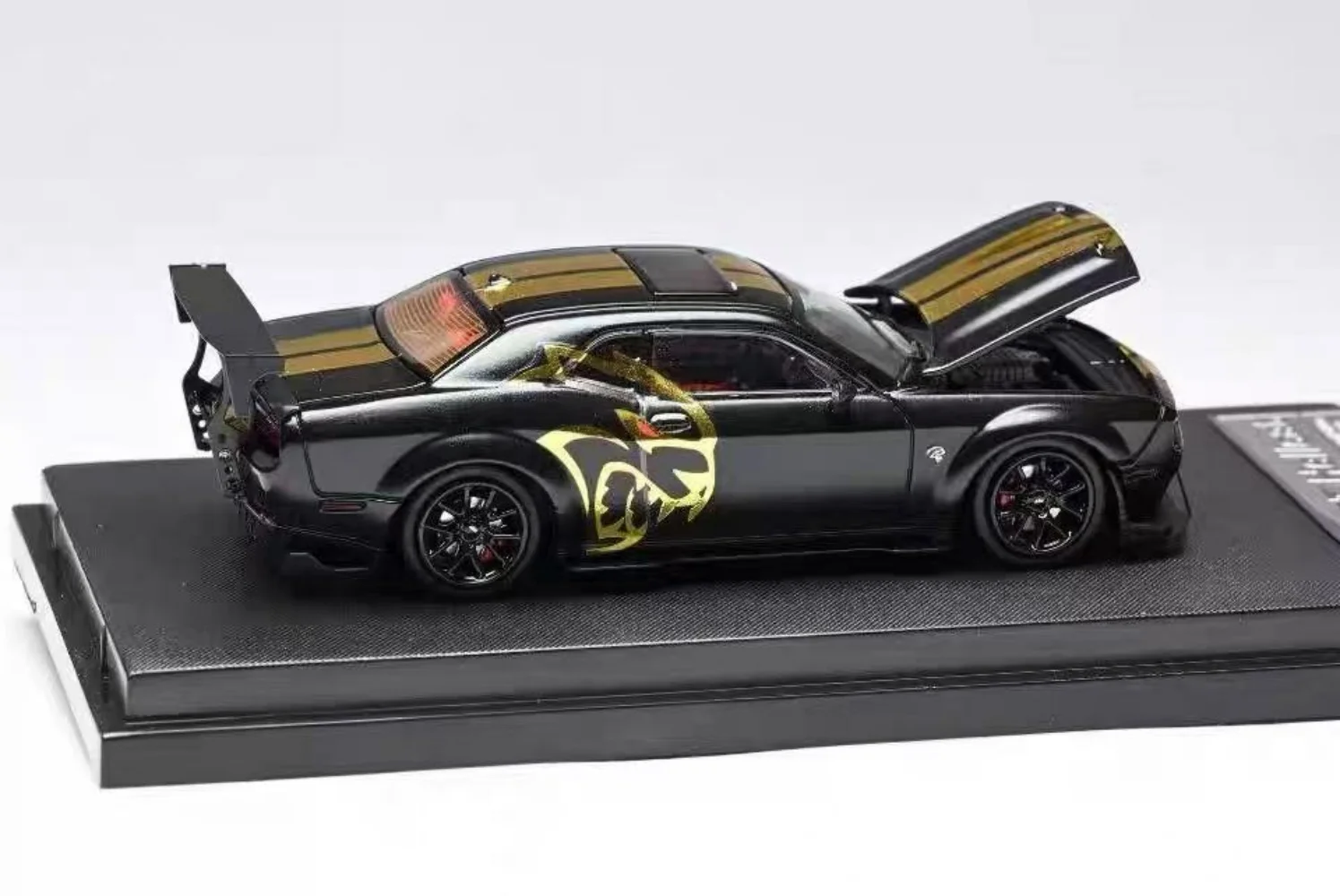 Ready stocks SH1/64  SRT Hellcat Wide-Body Matt Black Collection Gift Scale Model Car