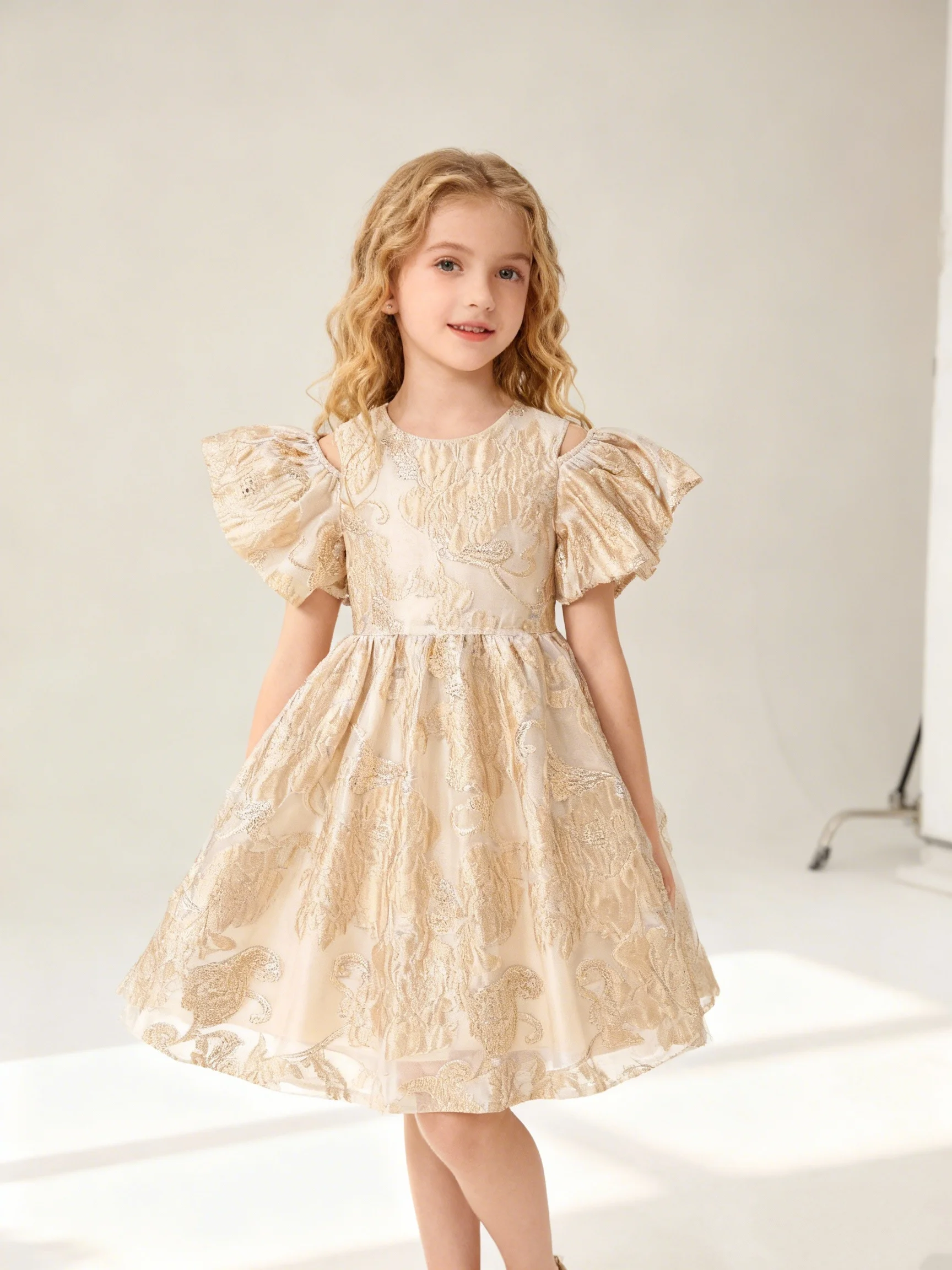 Sommer Neue Mädchen Kurzarm Rundhals Jacquard Off Schulter Blase Hülse Prinzessin Kleid Geburtstag Party Kleid Flauschigen Kleid