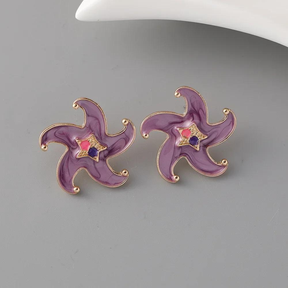 Brincos pequenos em forma de estrela do mar para mulheres, esmalte fresco, estrela de cinco pontas, design de nicho, moda simples, pendulares