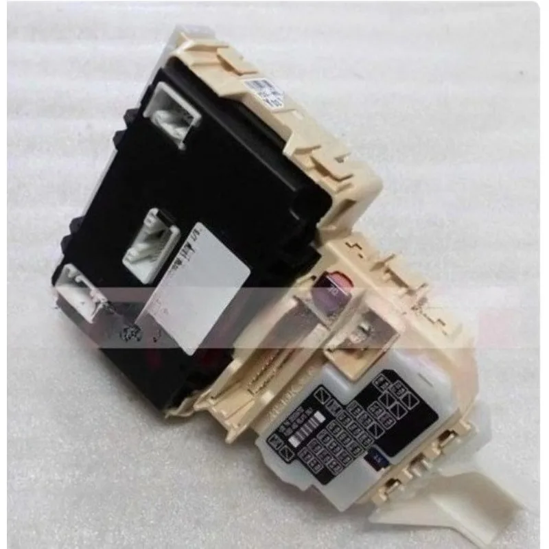 السيارات جزء الجسم تحكم صندوق التحكم وحدة الكمبيوتر 36780-56K30-000 36780-56KE0-000 36770-75K52 لسوزوكي SX4 سويفت BCM