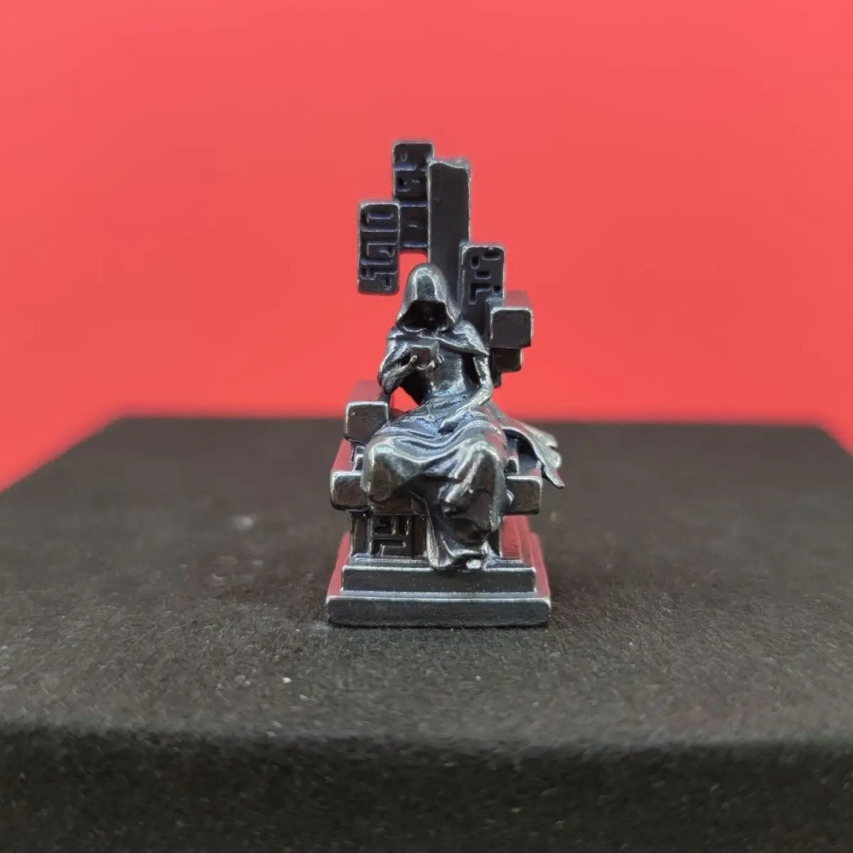 

​​3.8cm Antique Brass Mystic Throne Sculpture - Seated Hooded Sage Figurine Miniature Fantasy Decor for Bookshelf & Desk