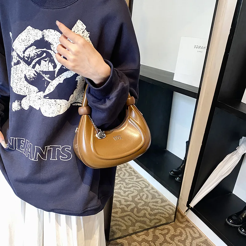 حقيبة أنيقة نصف قمر الراقية للجلد ريترو الهلال الحد الأدنى أنيقة تحت الإبط محفظة عصرية الكتف وحقيبة كروسبودي