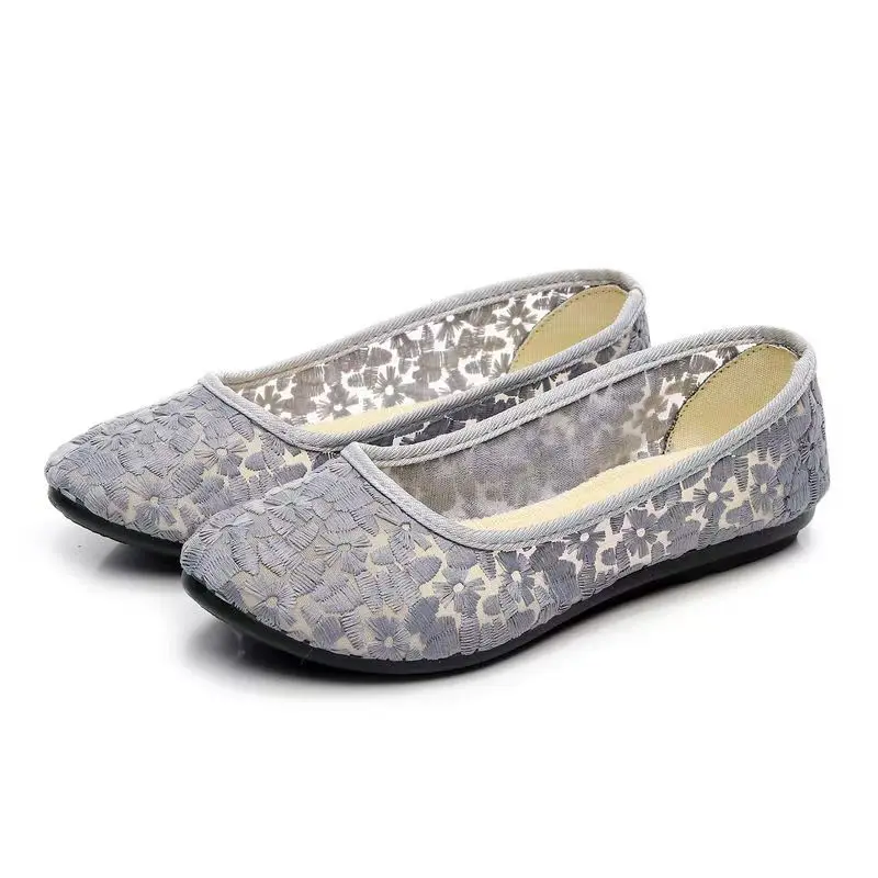2025 Summer Beijing cloth shoes women fashion breathable hollow mesh shoes soft sole lightweight lace flat shoes