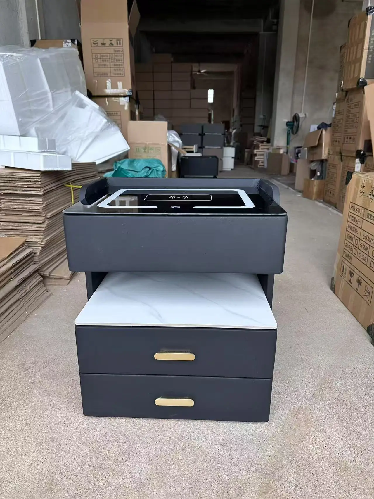 طاولة بجانب السرير ذكية حديثة مع قفل إلكتروني، وطاولة بجانب السرير LED مع قاعدة شحن، وحجرة مخفية #4