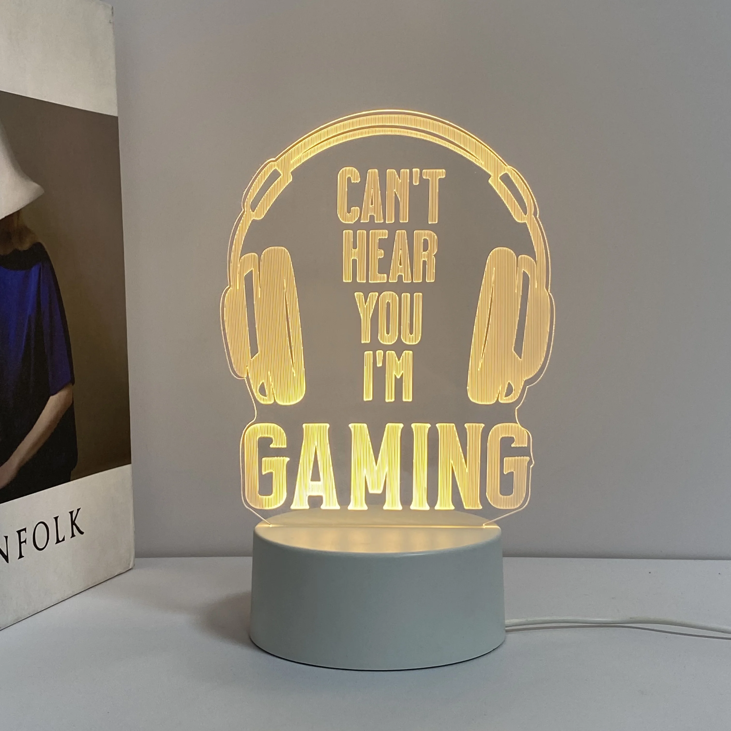 1-delig met koptelefoonpatroon versierd LED-licht, USB-plug-in nachtlampje, een cadeau voor gamers. Festival- en verjaardagscadeautjes.