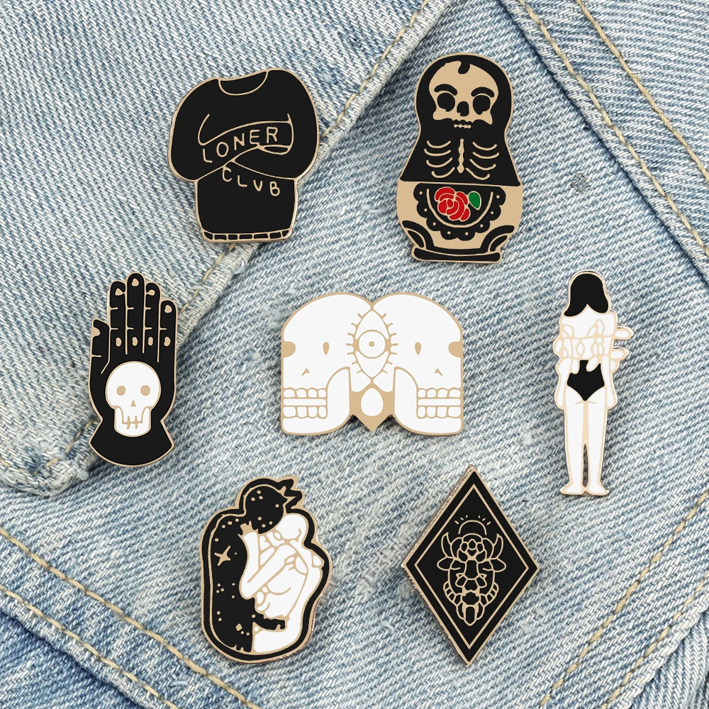 Halloween Punk Gothic Series Brooches Kissing Lovers Skeleton Black Hand Girl Skull Enamel Pins Bag Badge Jewelry Gift Wholesale