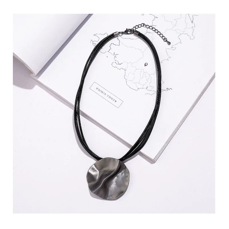 

Popular Hot Selling Popular Geometric Art Round Simple Clavicle Chain Pendant Women's Metal Short Necklace