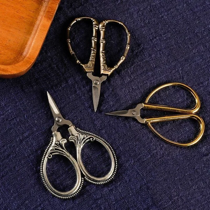 Mini Stainless Steel Retro Pocket Scissors for Sewing, Embroidery, and Cross Stitch Crafts