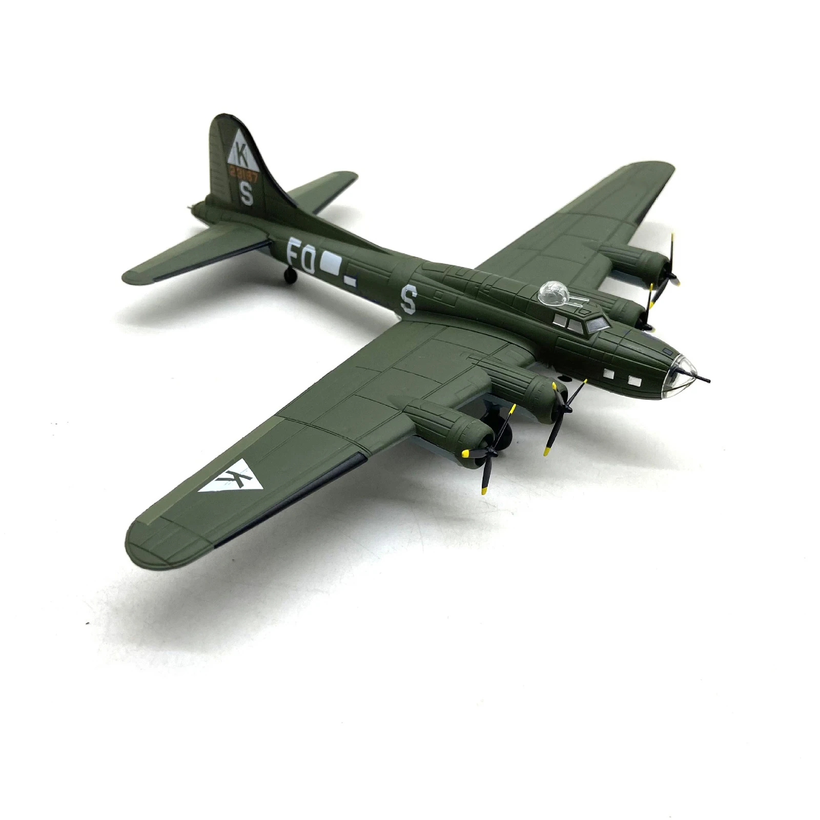 

Литая под давлением классическая модель самолета B17 из сплава, масштаб 1/144, бомбардировщик B-17, классический самолетик времен Второй мировой войны B17, военный самолет для коллекции