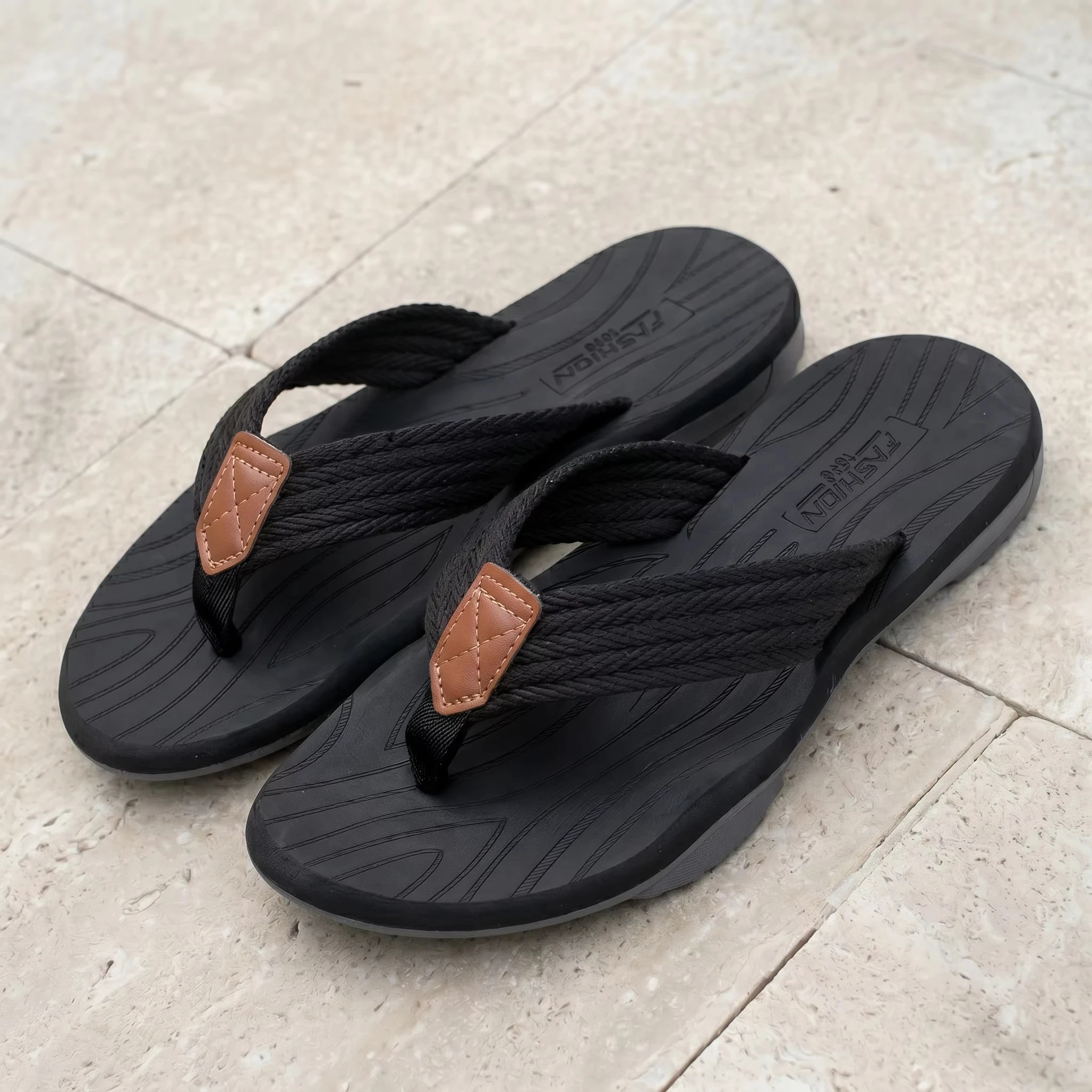 Chanclas de verano para hombre, sandalias de playa cómodas, antideslizantes y duraderas, pantuflas para interiores y exteriores, calzado informal.