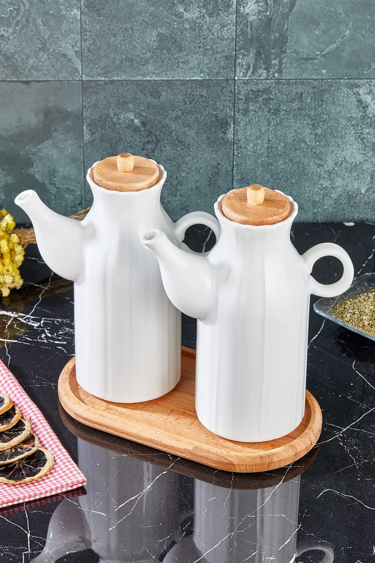 2 Pcs Porcelain Oil Pot And Wooden Stand Large Capacity Oil Bowl Vinegar Sauce Dispenser and Storage Kitchen Tool 1 Liter