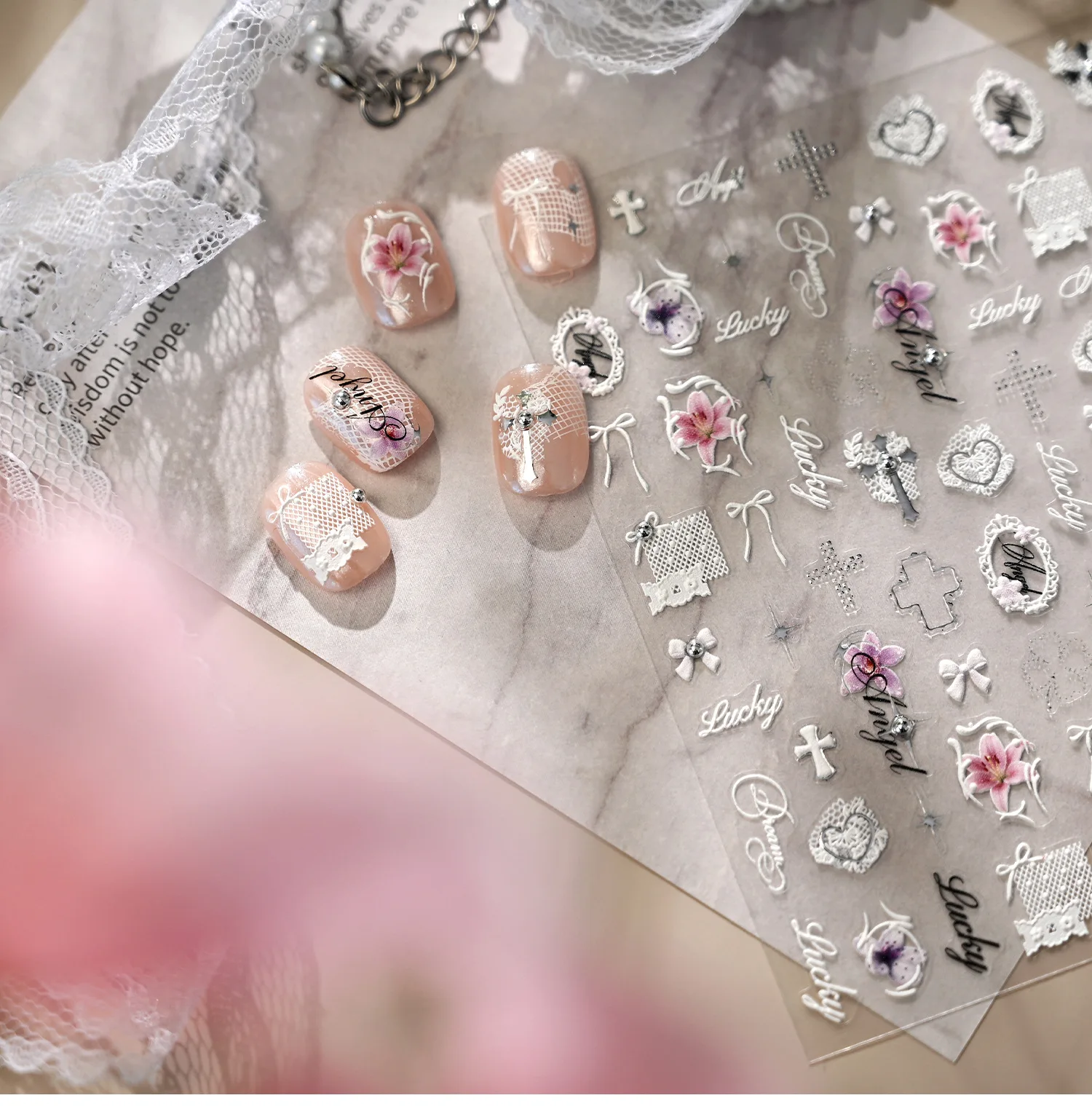 1 Stück 5D Weiche Niedliche Katzen-Kätzchen-Kuchen-Donut GLÜCK WUNSCHEN, GLÜCKLICHES LEBEN Nagelkunst-Aufkleber Geprägte Cartoon-Nagelsticker Maniküre DIY – Detail 6