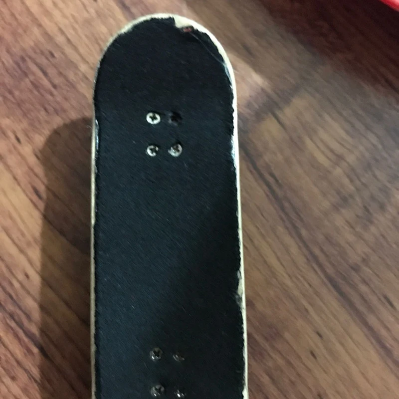 Рисунок 4 - Черная клейкая лента