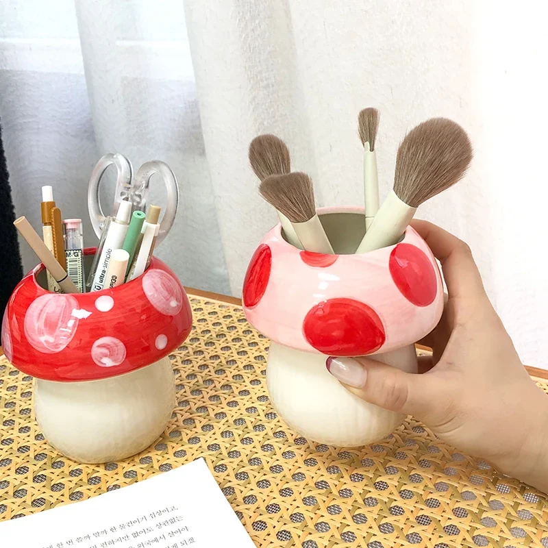 Cute ceramic mushroom desktop storage makeup brush high value office creative ornament