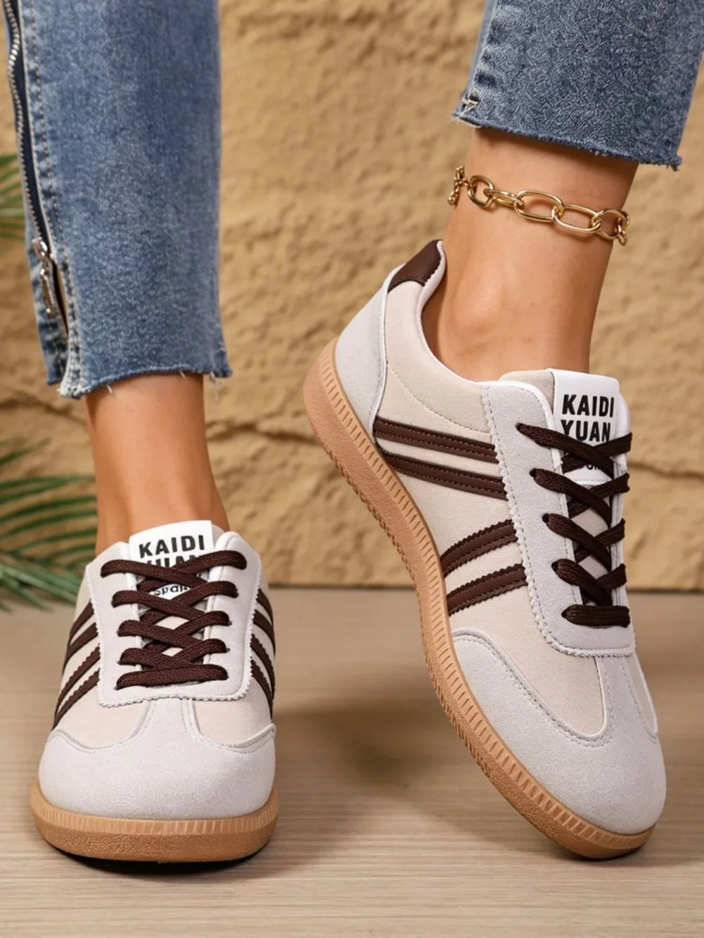 Leichte, bequeme Sneaker, modische, gestreifte Sportschuhe mit Schnürung, Damen-Freizeitschuhe, atmungsaktiv, niedrig geschnitten, mit Gummisohle. – Detail 14