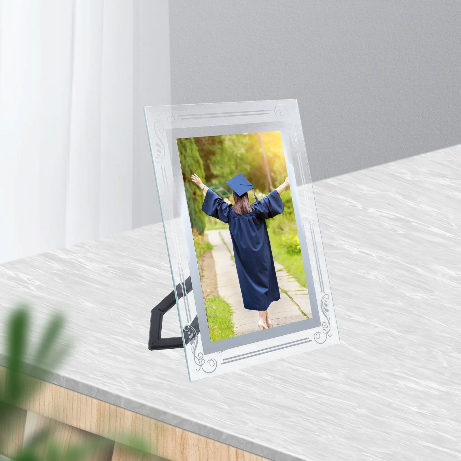 

2Pcs Crystal Glass Photo Holders Decorative Sturdy Picture Frames Desktop Display 5x7 Picture Frame Gold 5x7 Frame