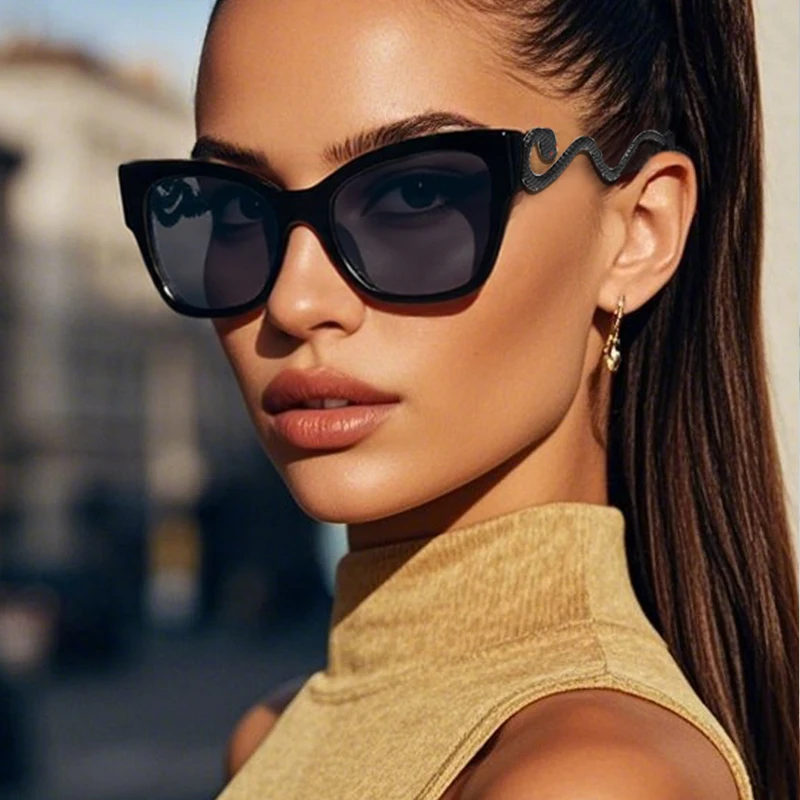 

Cycling Fashion Large Frame Cat Eye Sunglasses Women Gradient Glasses Punk Color Block Design Sexy Ladies Metal Snake Eyeglasses