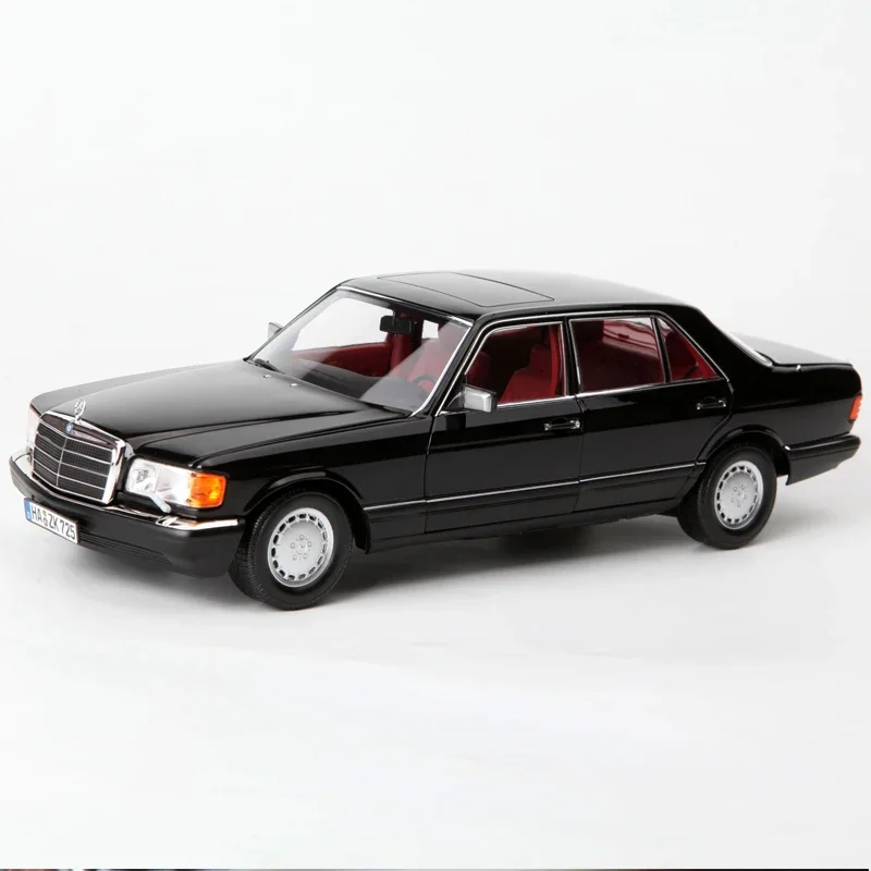 Scale model 1:18 The 6th generation Mercedes-Benz S-Class 560SEL W126 die cast alloy full door car model is a gift for children.