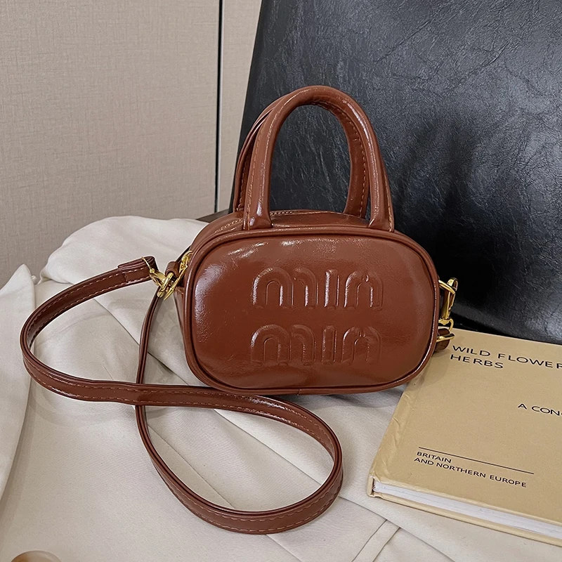

Chic Leather Shoulder Bag For Ladies, Crossbody Bag Option, Elegant Design By Luxury Brand And Famous Designer