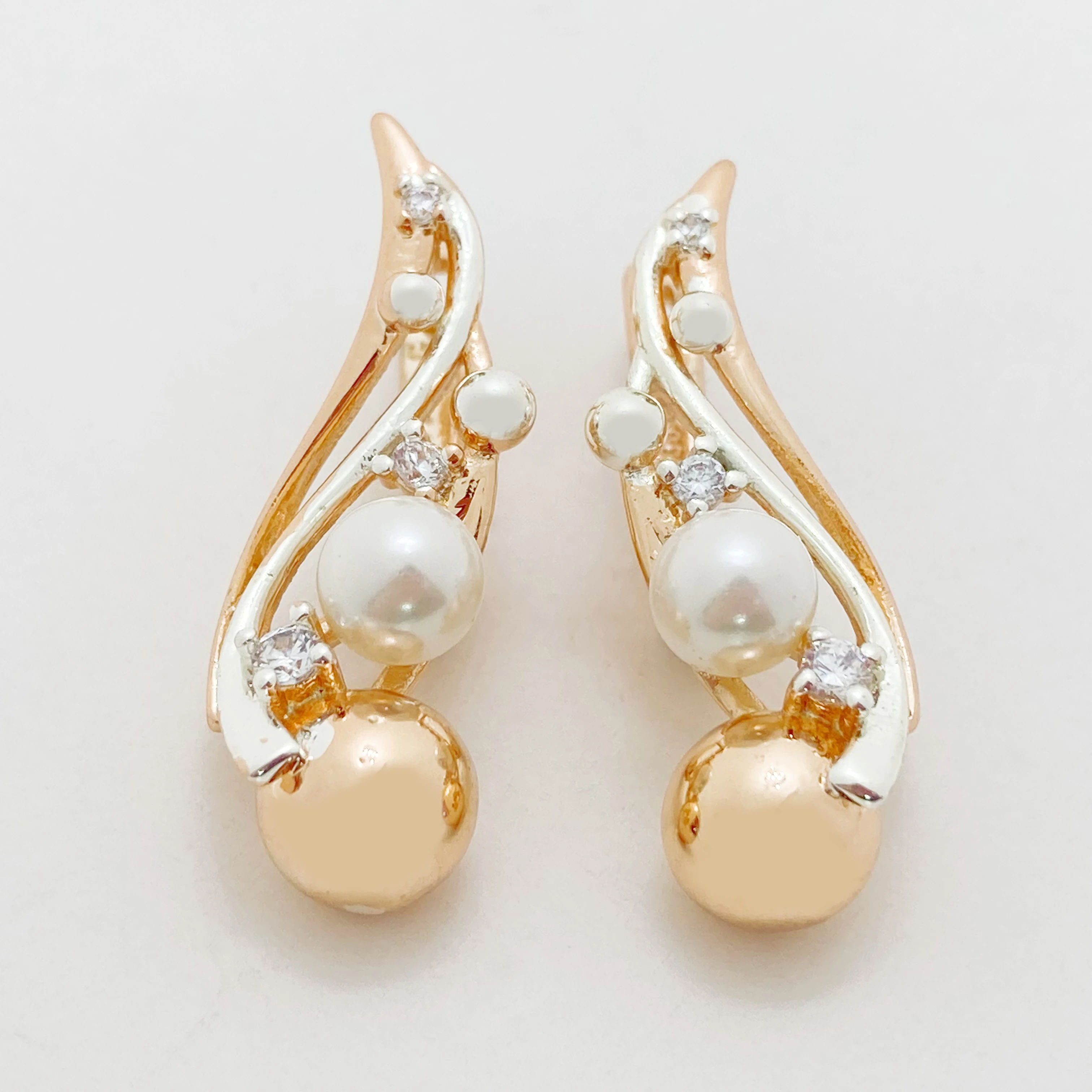 New Women Exclusive Flame Type 585 Rose Gold Two Color Shell Pearls Drop Earrings White Natural Zircon Party Wedding Jewelry