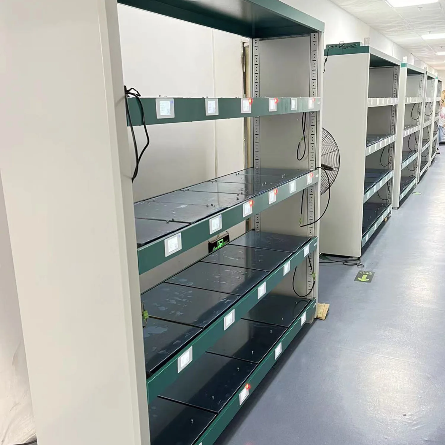 Estantes de pesaje no tripulado Smart Warehouse personalizados con sensores de fuerza y celdas de carga para almacenamiento y gestión de inventario