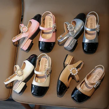 Sandálias de salto alto de couro sintético patenteado para meninas elegantes sapatos de festa de casamento crianças luxo pérola fivela design da marca sandalias