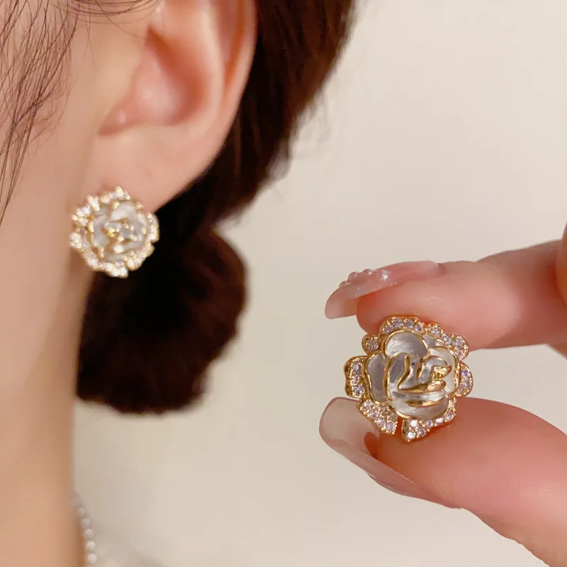 Korean Style 925 Silver Needle Zircon Baked Paint Camellia High-end Fashion Light Luxury Earrings for Women Jewelry.