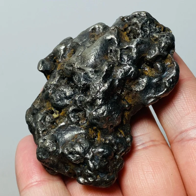 Natural iron ore specimen energy witchcraft stone for healing family decoration