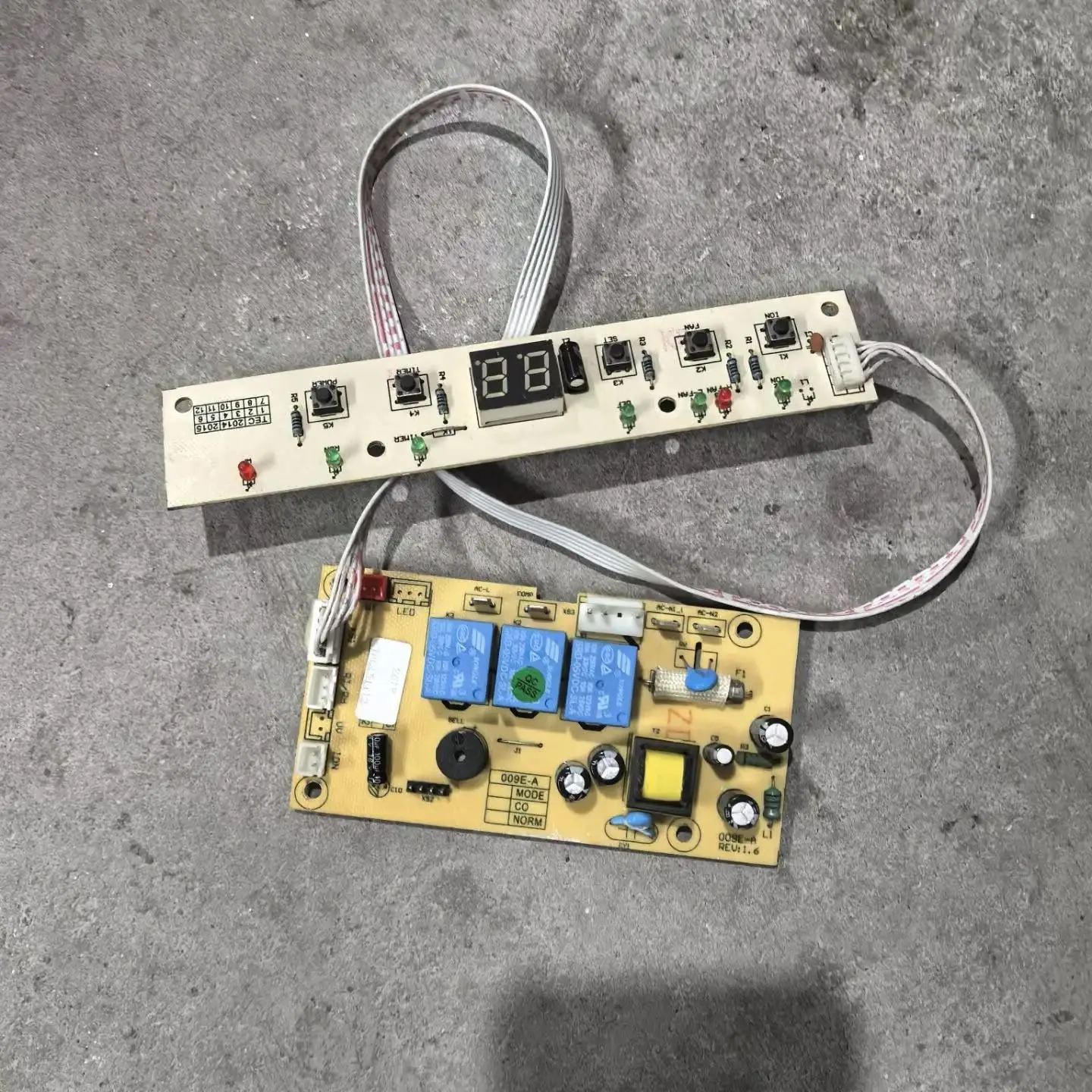 

Suitable for Meiling dehumidifier accessories 009E-A MODE power board Chuandao circuit display board 28H
