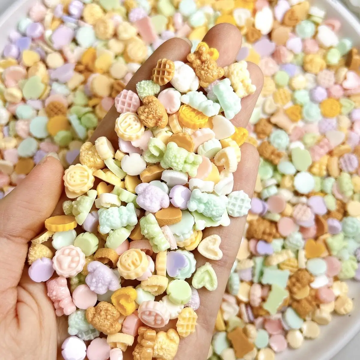 

50pcs Mixed Cartoon Mini Resin Cookie Nail Charms Luminous Heart Round Bear Biscuit Nail Art Decorations Manicure DIY Parts