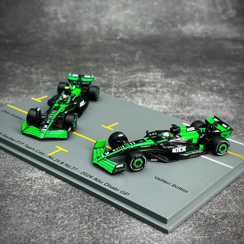 1:64 Sauber C44 F1 2024ABU Dhabi Grand Prix Zhou Guan Yu Bottas مجموعة سيارة مزدوجة سبيكة نموذج محاكاة مصغر ، ديكور للكبار #5